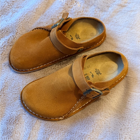 Birkenstock Shoes - Birkenstock Suede Shoes NWOT never worn
